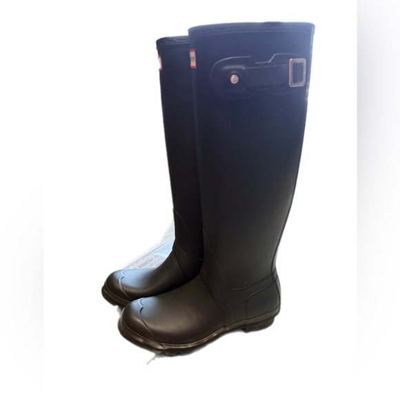 Hunter Black Tall Rain Boots

Original matte black

Women 8
Men’s 7
UK 6 
EU 39 - Picture 4 of 7